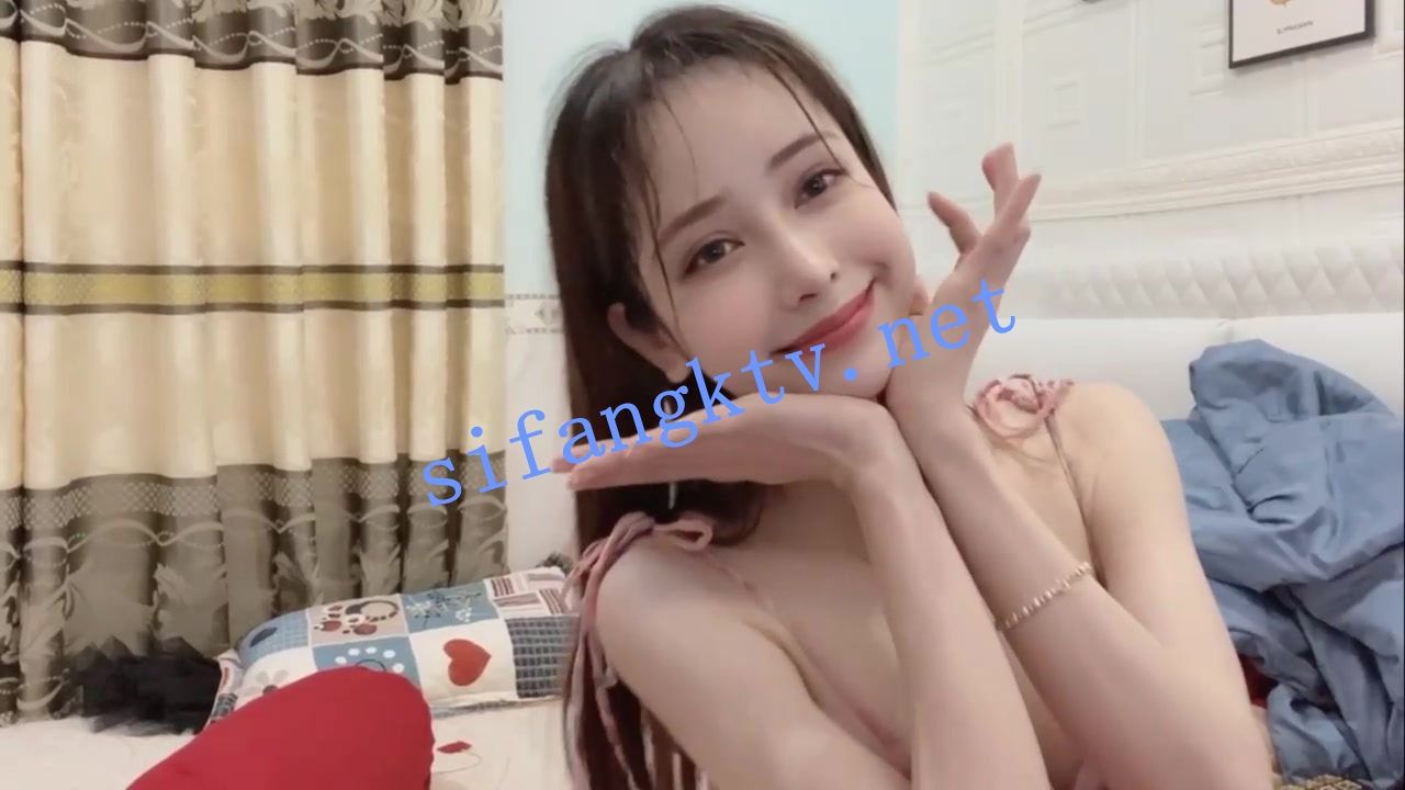 女神尺度再度升级~ anna102 100%初恋感觉~黑牛道具~自慰大秀 图 06