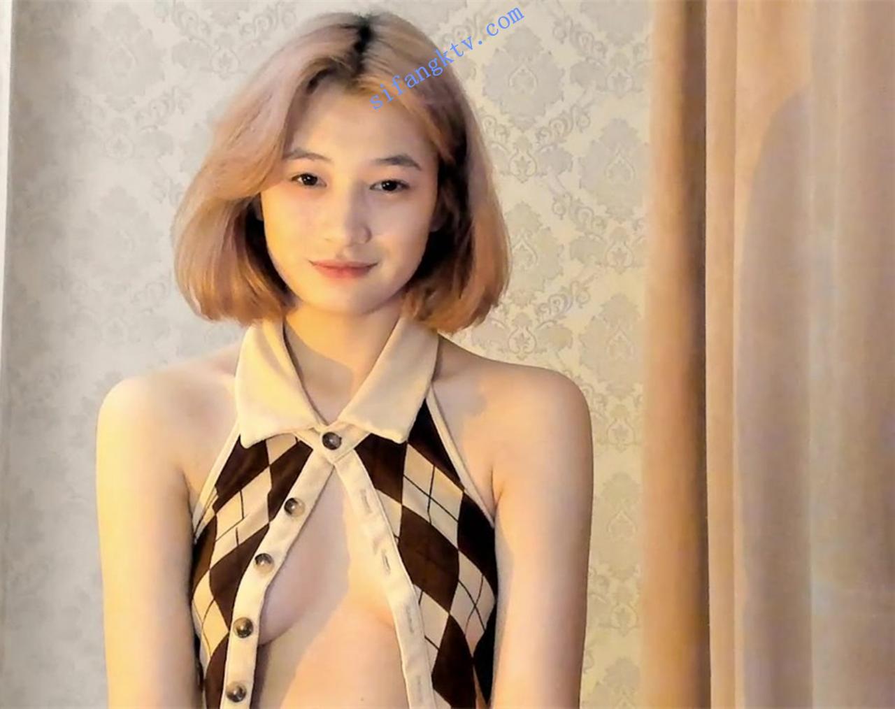 ❤❤❤ 1ove_me_again 清纯校花型,我的心被俘虏,道具自慰 图 01