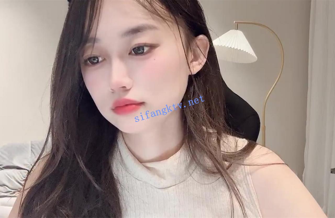 新晋女神~G奶美乳~ anan_babe 21岁大学生跳蛋黑牛自慰~狂撸~ 图 01