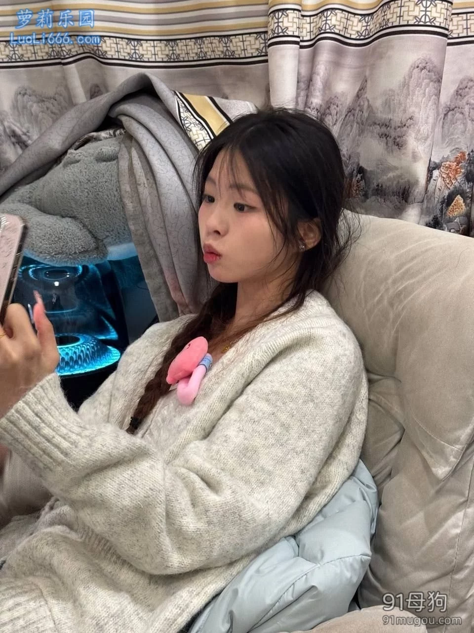 iCould泄密 多毛高冷嫩妹露脸性爱自拍,JK裙萝莉鞋脸穴同框 图 01
