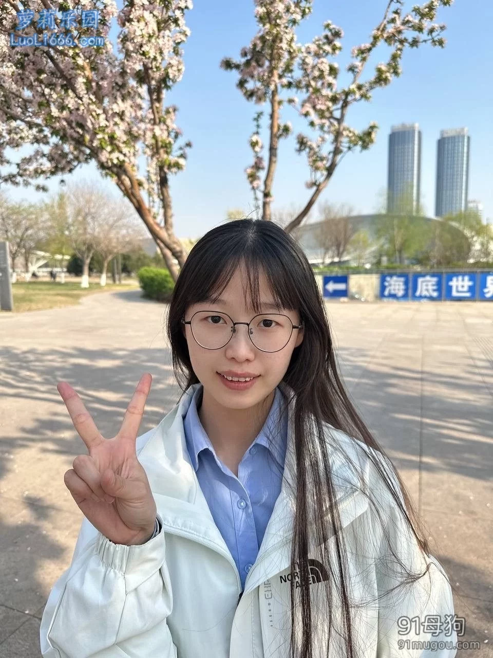 泄密 青岛眼镜妹何薇萌+台球助教唐希沫 衡阳邓煜馨等 图 01