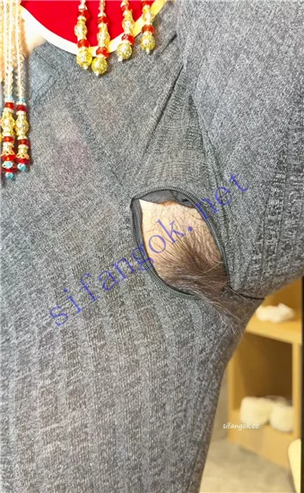 抖音眼镜御姐 白玉花 制服丝袜写真系列 无内丝自慰器合集 图 09